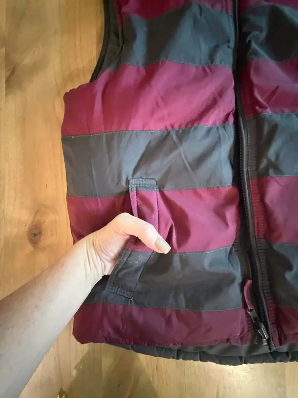 GAP Kids Unisex Air Force Grey Maroon Reversible Striped Full Zip Puffer Vest XL